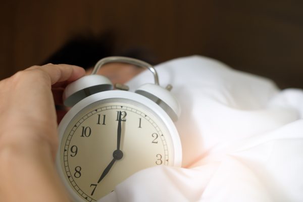 Lleva una buena rutina de sueño