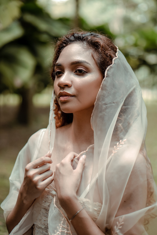 Oval shape face bride