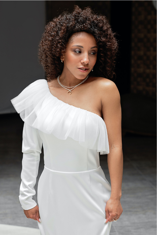 Oblong shape face bride