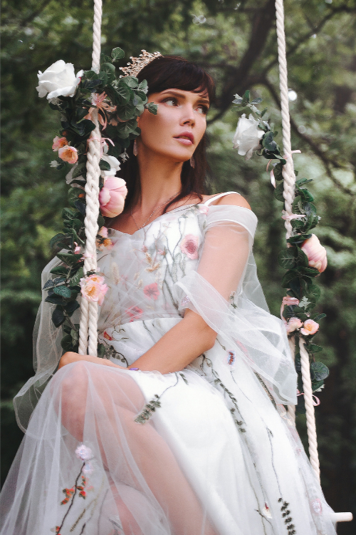 Diamond shape face bride