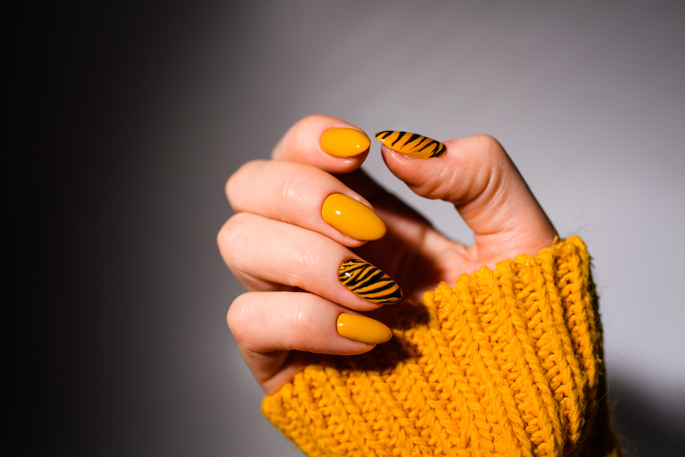 super bowl style nail art