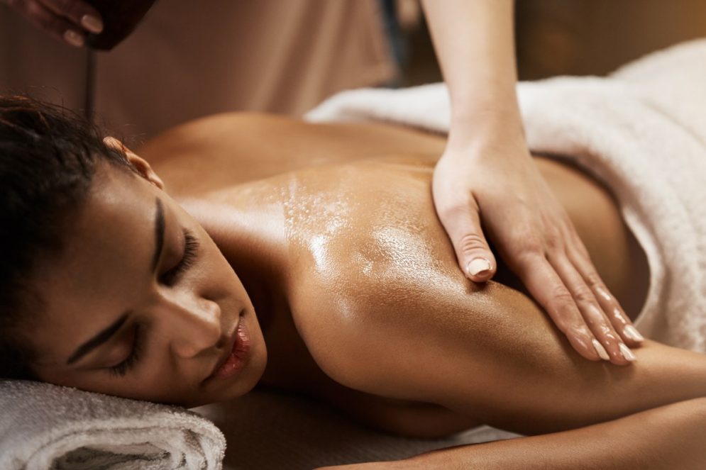 What is lomi lomi massage?