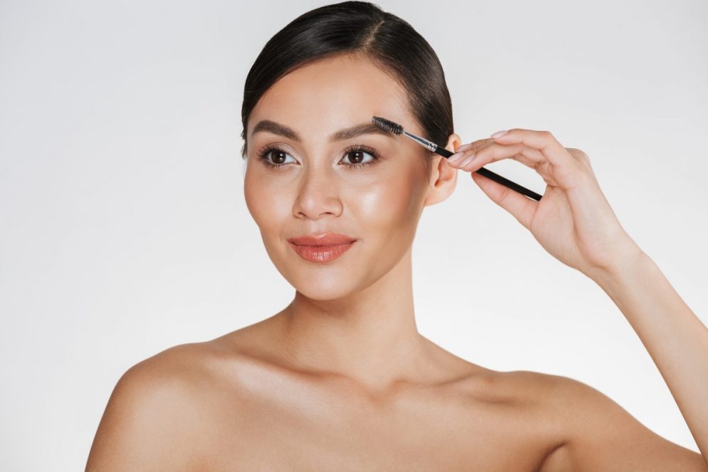 What is eyebrow tinting?
