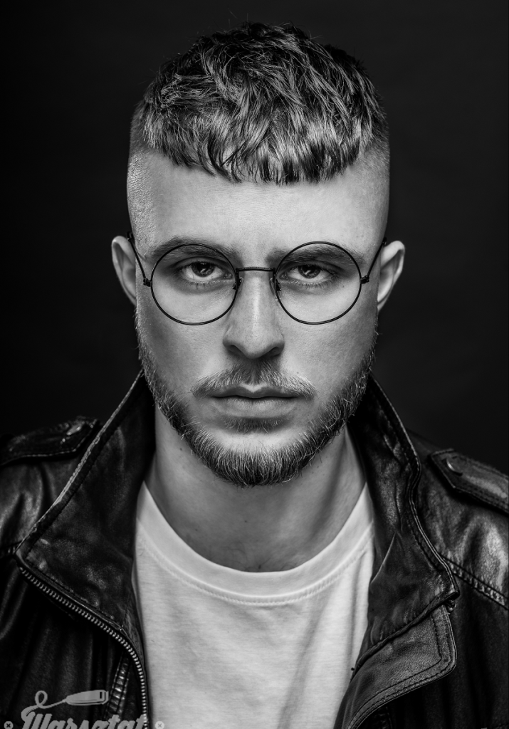 Cropp - męska fryzura