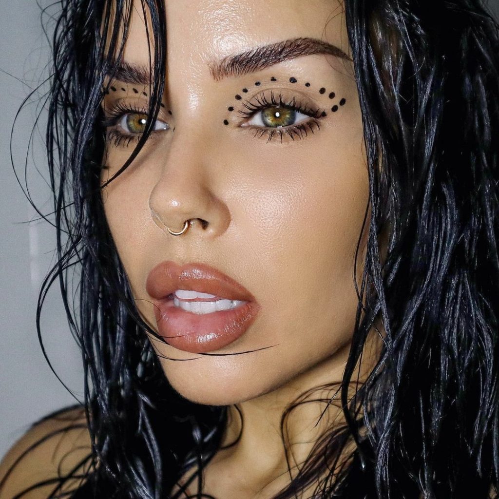 Fryzury Wet look na lato