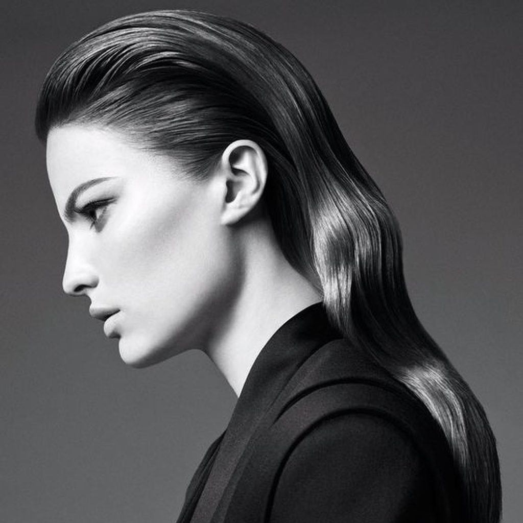 Fryzury letnie - Sleek hair