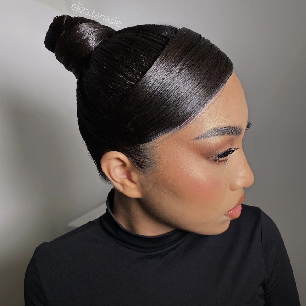 Fryzury letnie - Sleek hair