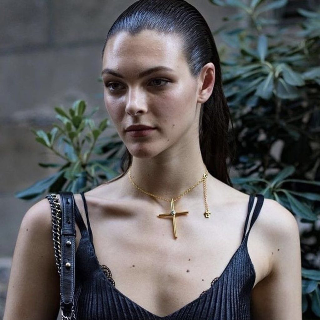 Fryzury letnie - Sleek hair