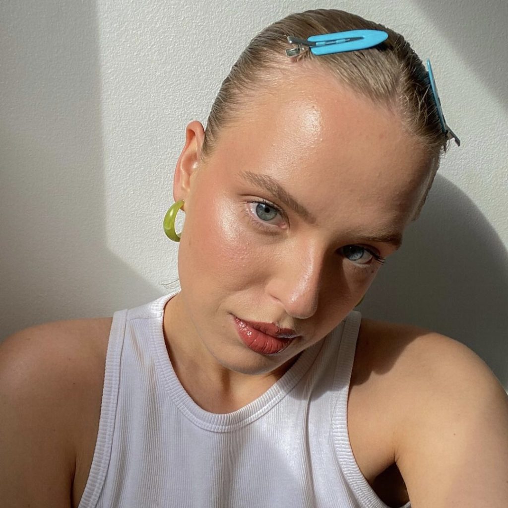 Fryzury letnie - Sleek hair