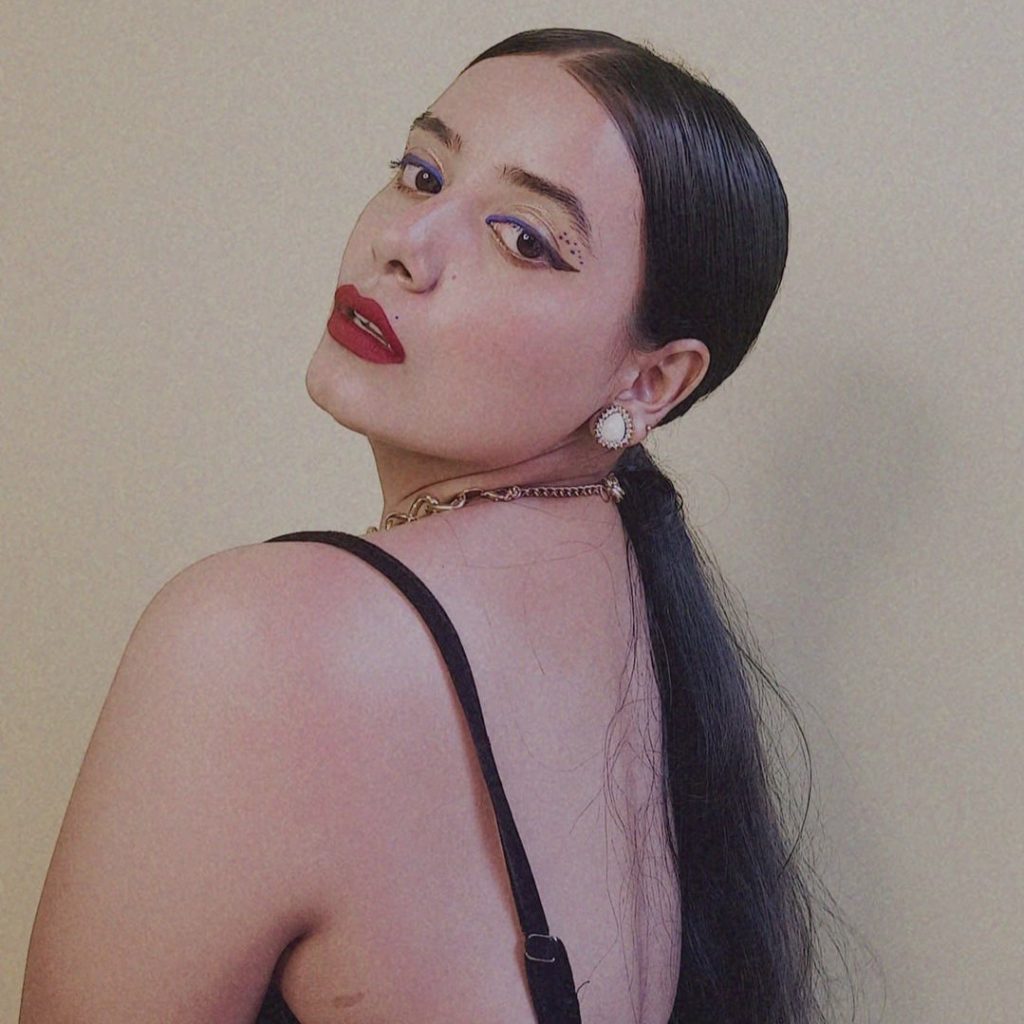 Fryzury letnie - Sleek hair